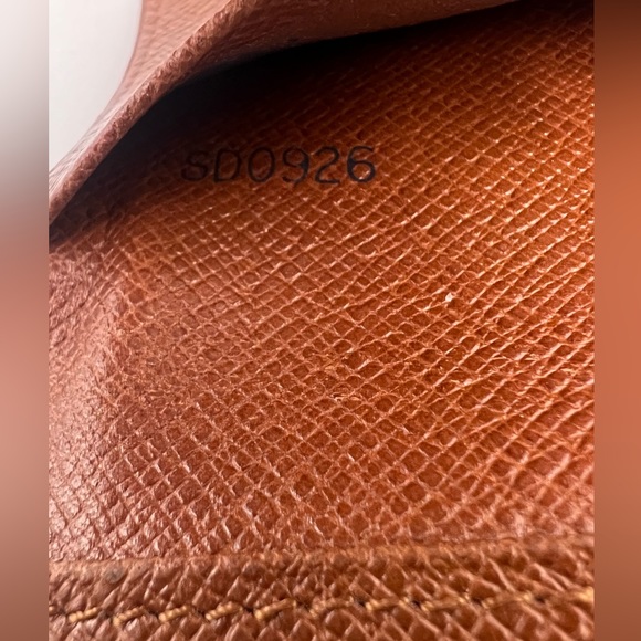 🛍️LOUIS VUITTON Trifold Card Holder - Picture 5 of 14